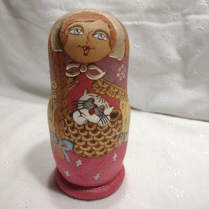 5pcs Kitten in Basket Russian Wooden Nesting Dolls